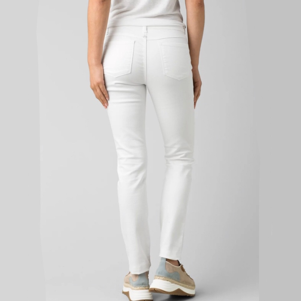 Theory 5 pocket jeans in white